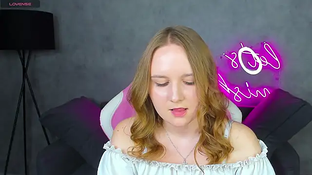 Emmaa Kimm online show from June 22, 3:25 am