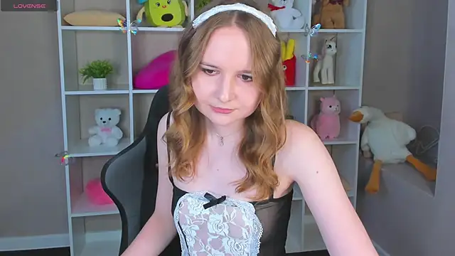 Emmaa Kimm online show from June 8, 1:28 am