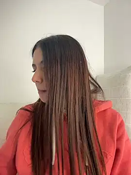 EmilyCxx online show from May 9, 4:25 am