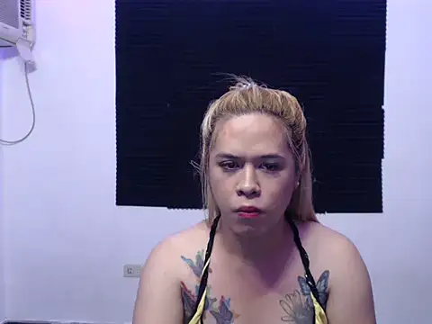 LuciousKim online show from May 4, 4:22 pm