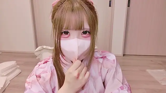 Ichiru chan online show from July 7, 12:30 pm