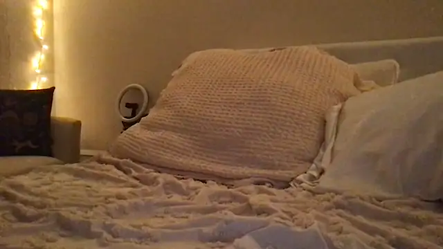 kittycat4810 online show from June 15, 6:46 am