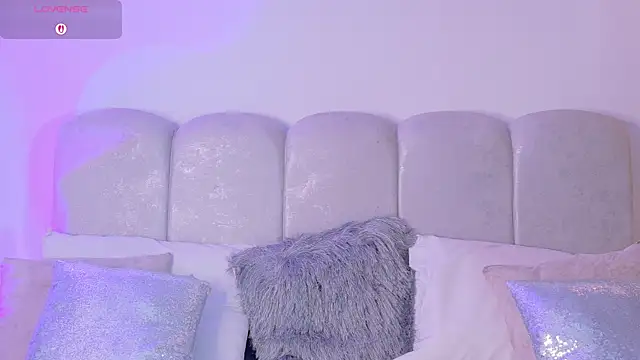 ScarlettVelvet online show from July 30, 1:01 pm