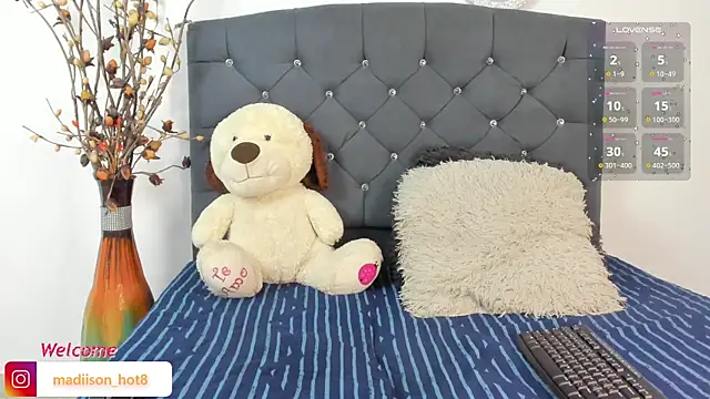 madiison hot online show from June 16, 3:46 pm