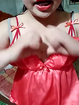Lily Henry online show from May 8, 3:37 pm