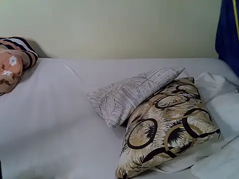 lovvelyheers online show from June 16, 4:13 am