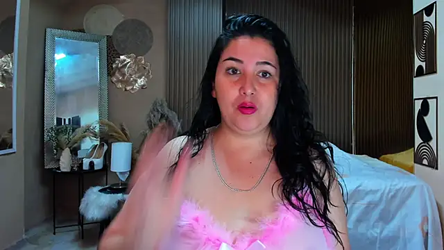 BBWLuxuryMuse online show from June 6, 12:00 pm