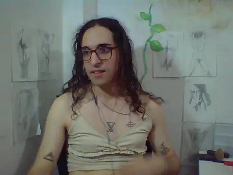 LaCuerva online show from June 15, 5:24 pm
