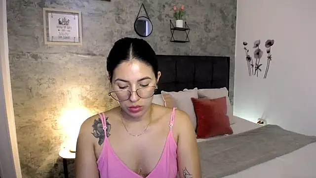 isa cruzx online show from May 28, 9:12 pm