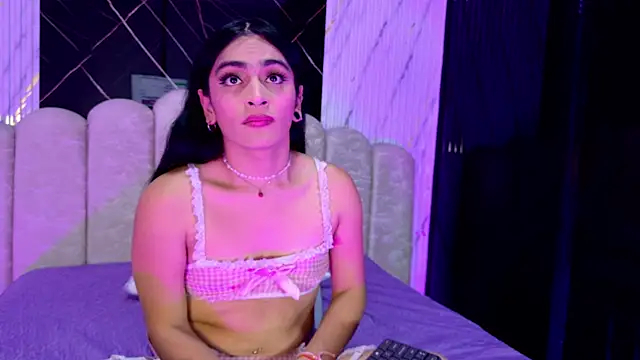 Malaia thompson  online show from May 4, 12:09 pm