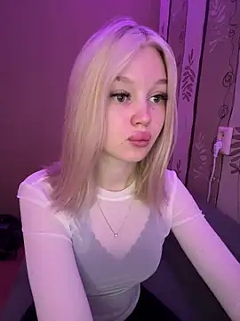 Velvet Doll  online show from June 3, 4:24 am