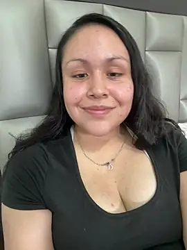 KeniaLuna online show from July 28, 7:39 pm