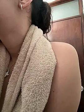  Niah online show from August 6, 8:49 pm