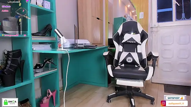 stefiqueen pantyhose online show from July 20, 2:58 am