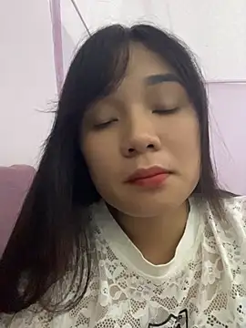 Lyly damdang online show from May 9, 9:11 am