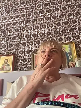 AnastasiaGrey777 online show from May 9, 9:33 am