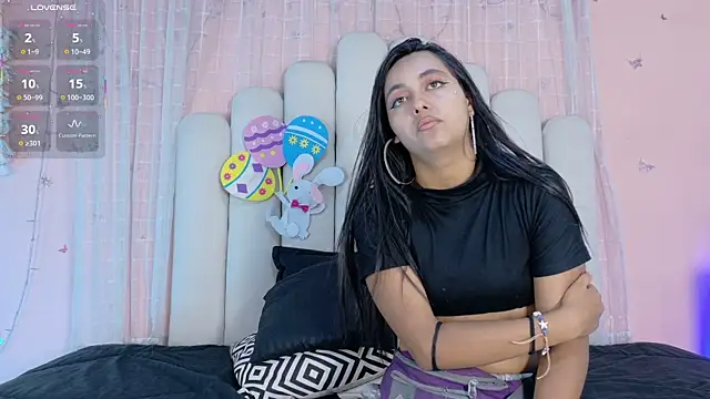 Hollyyqueen  online show from June 1, 7:26 pm