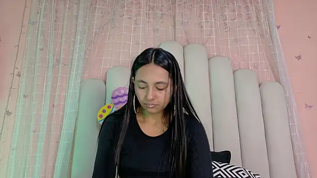 Hollyyqueen  online show from June 4, 7:29 pm