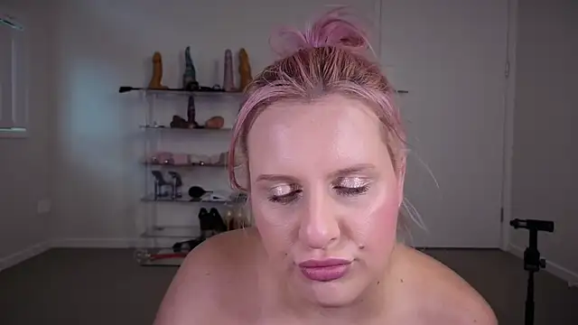 Alexisdownunderx online show from May 6, 1:20 am