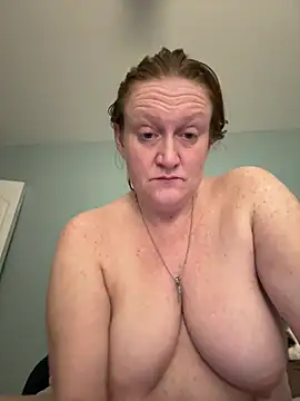 Kellilyn10 online show from May 18, 4:07 am