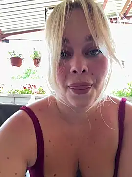 lilixcake online show from June 26, 1:45 pm