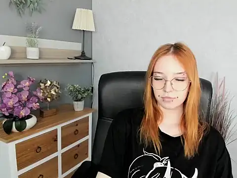 foxSonya online show from May 13, 1:17 pm