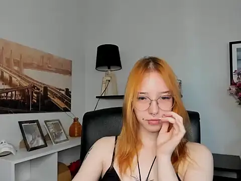 foxSonya online show from May 26, 5:40 am