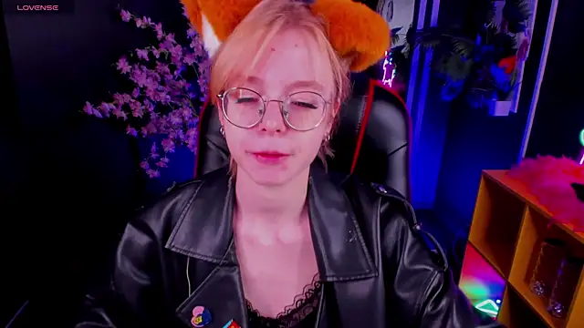 FoxxyyPolly online show from July 3, 5:24 am