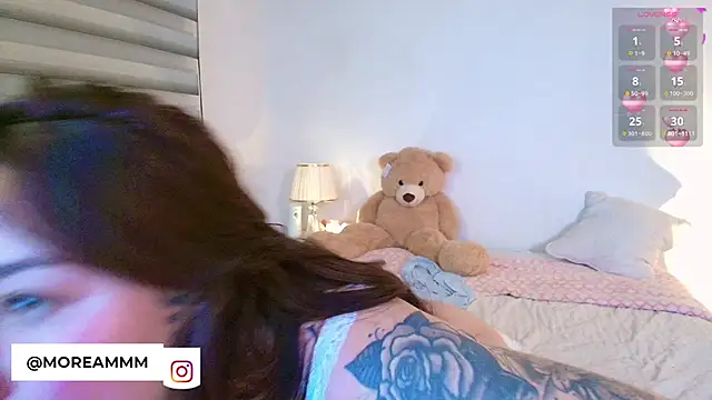 nicolthompsonn online show from May 28, 1:58 am