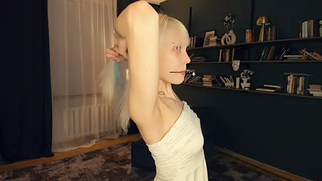 DelorisDetrich online show from May 10, 8:33 pm