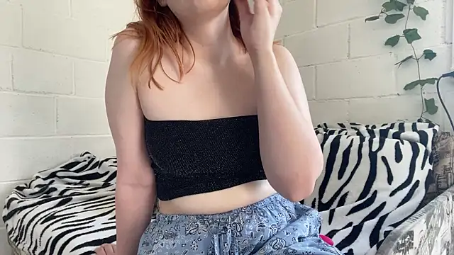 Amber  Fox online show from June 22, 1:08 pm