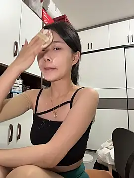 cuteluky18 online show from May 21, 12:14 pm