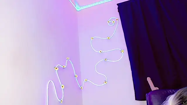 everlin 01 online show from June 11, 2:53 am