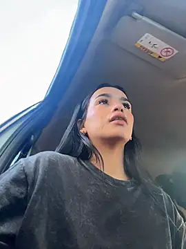 Melissa Rendon online show from July 28, 10:20 pm