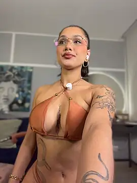 Lotie Cox online show from August 10, 1:42 am
