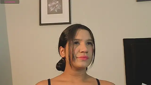 Lyria diamond  online show from May 26, 9:14 pm
