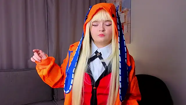 MaryLorez online show from May 11, 4:04 pm
