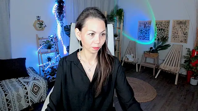 TrasyMorris online show from June 4, 4:28 am