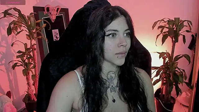 MissCharlottte 18 online show from July 8, 4:03 am