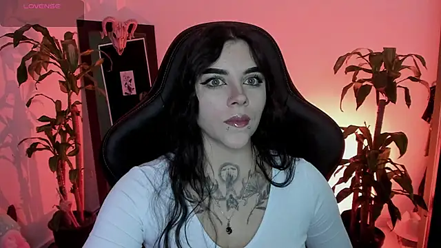 MissCharlottte 18 online show from July 17, 2:27 am