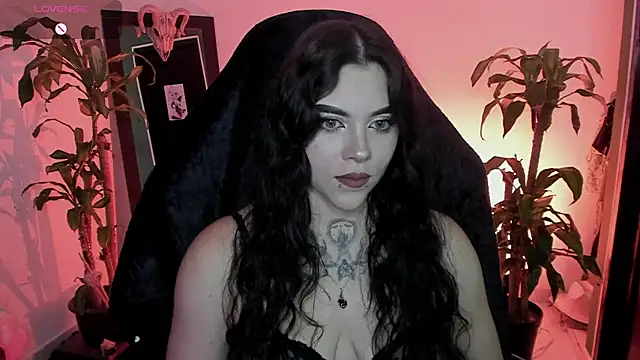 MissCharlottte 18 online show from July 28, 4:10 am