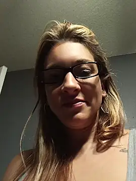 missbellastar online show from May 15, 3:00 am