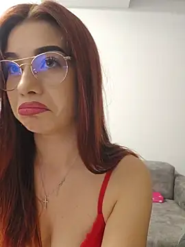 VipFOXXY online show from August 5, 6:14 pm
