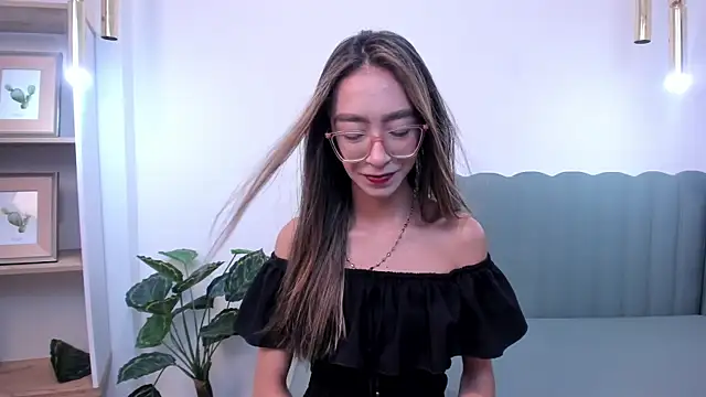 HannaCarttier  online show from June 26, 12:28 pm