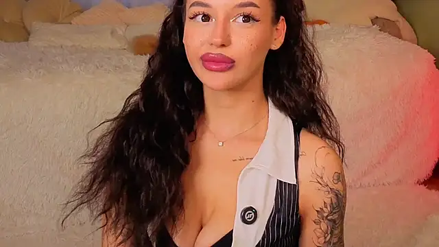 Regina Amour online show from July 26, 6:26 pm