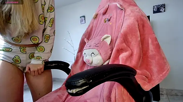 Barbie20  online show from July 18, 7:49 pm
