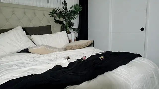 keelieuncensored online show from July 28, 2:13 pm