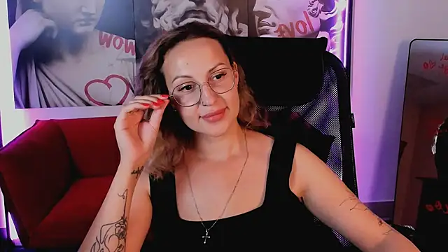Charlotte Hudson online show from July 14, 1:27 pm