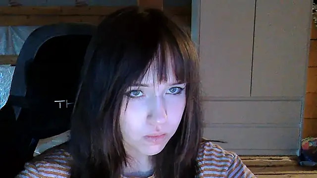 NoirEva online show from May 23, 5:11 pm