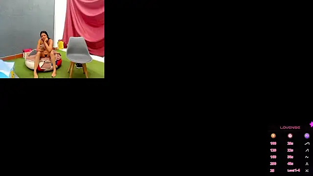 lunaasmithh online show from July 27, 11:29 am